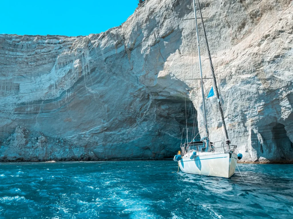 Milos sailing tour