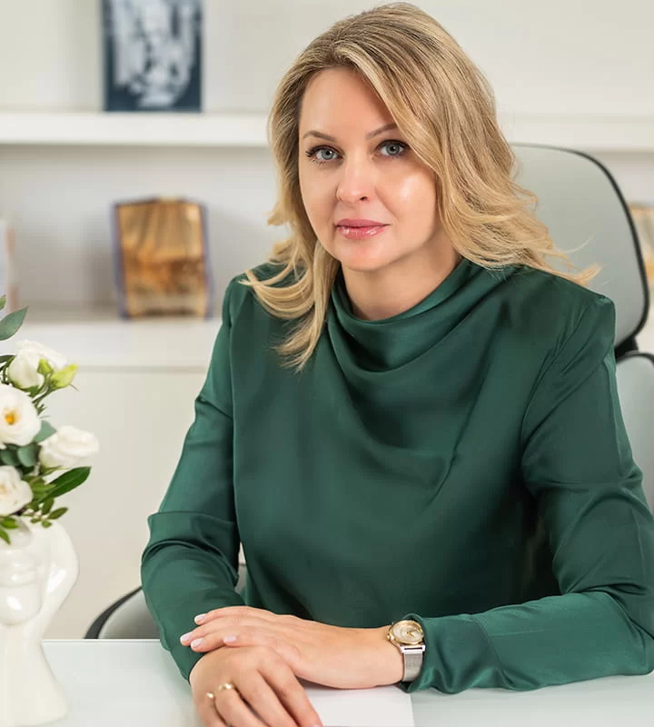 Dr. Aura Yfanti